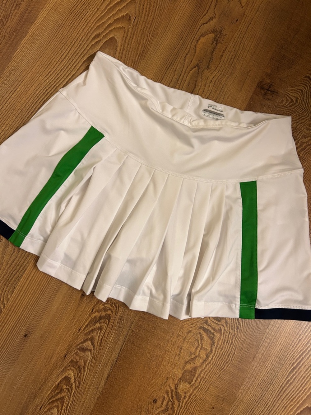 Fila golf / tennis White Skort with Green Side Panels